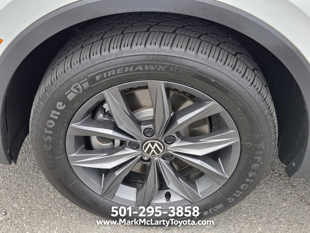 Used 2024 Volkswagen Tiguan SE FWD image 17