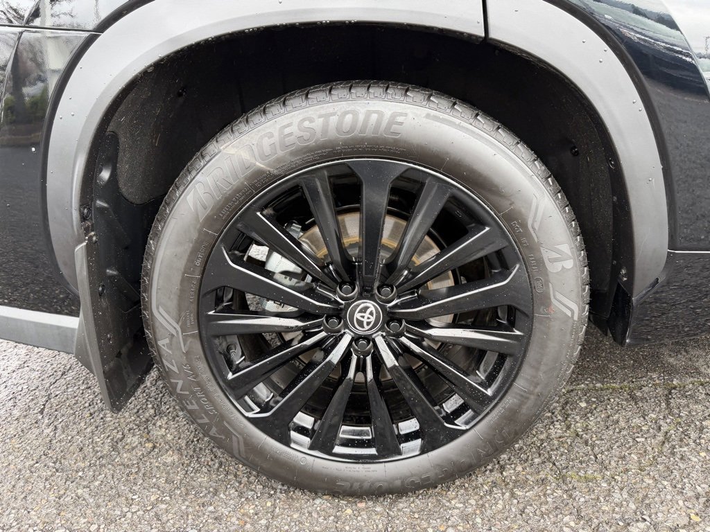 Used 2025 Toyota Highlander XSE image 10