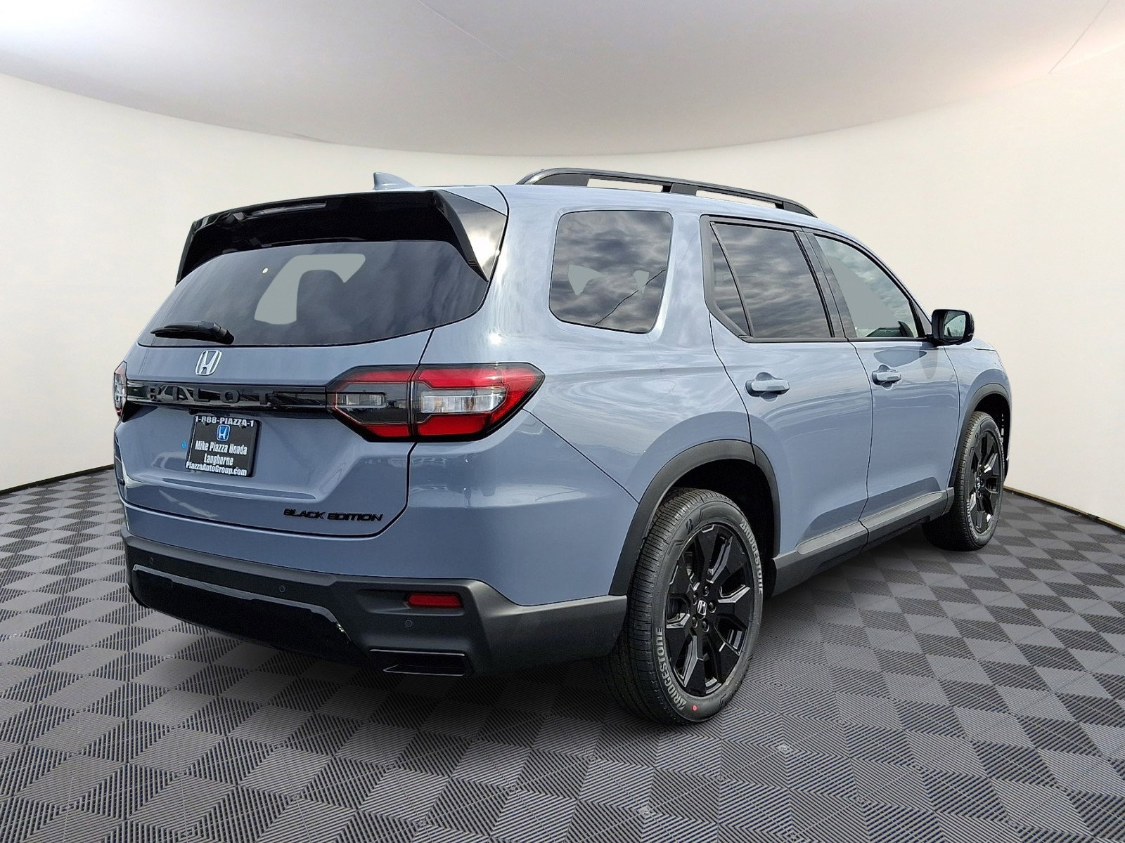 New 2026 Honda Pilot Black Edition image 4