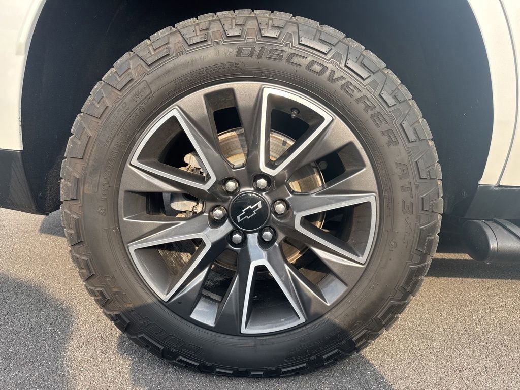 Used 2021 Chevrolet Tahoe Z71 w/ Rear Media and Nav Package image 13