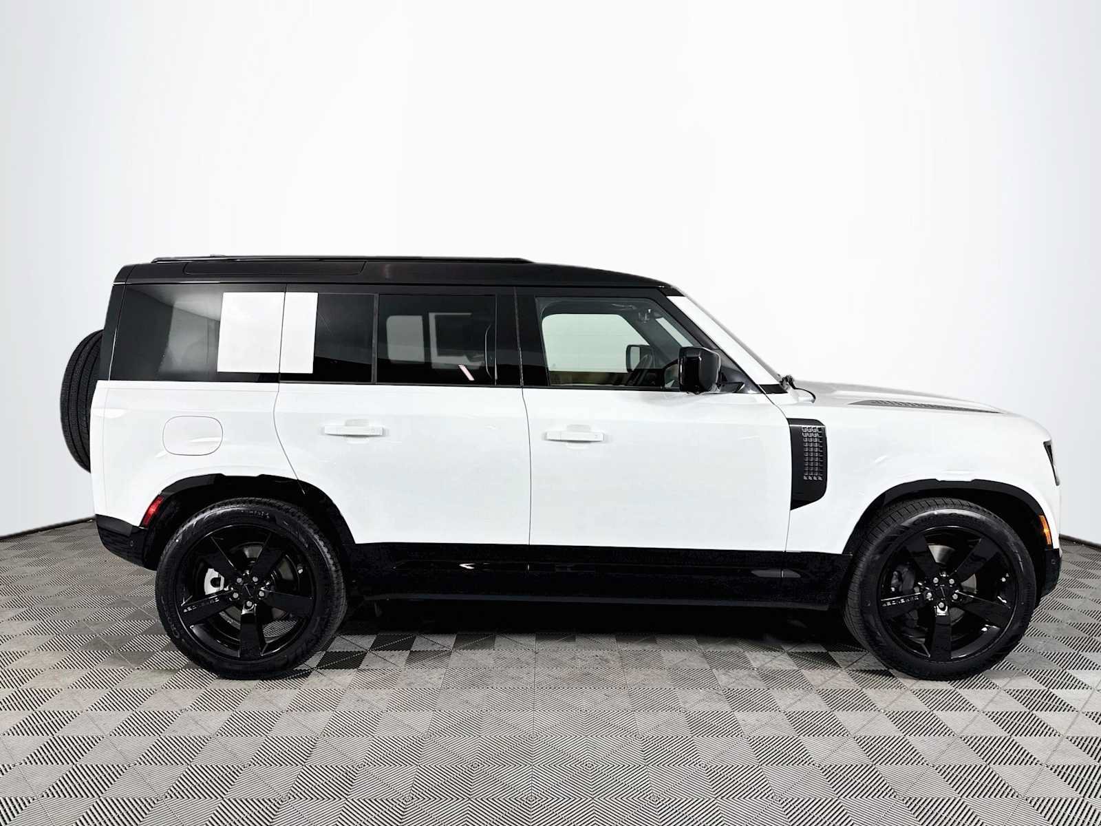 New 2026 Land Rover Defender 110 X-Dynamic SE AWD/4WD image 4