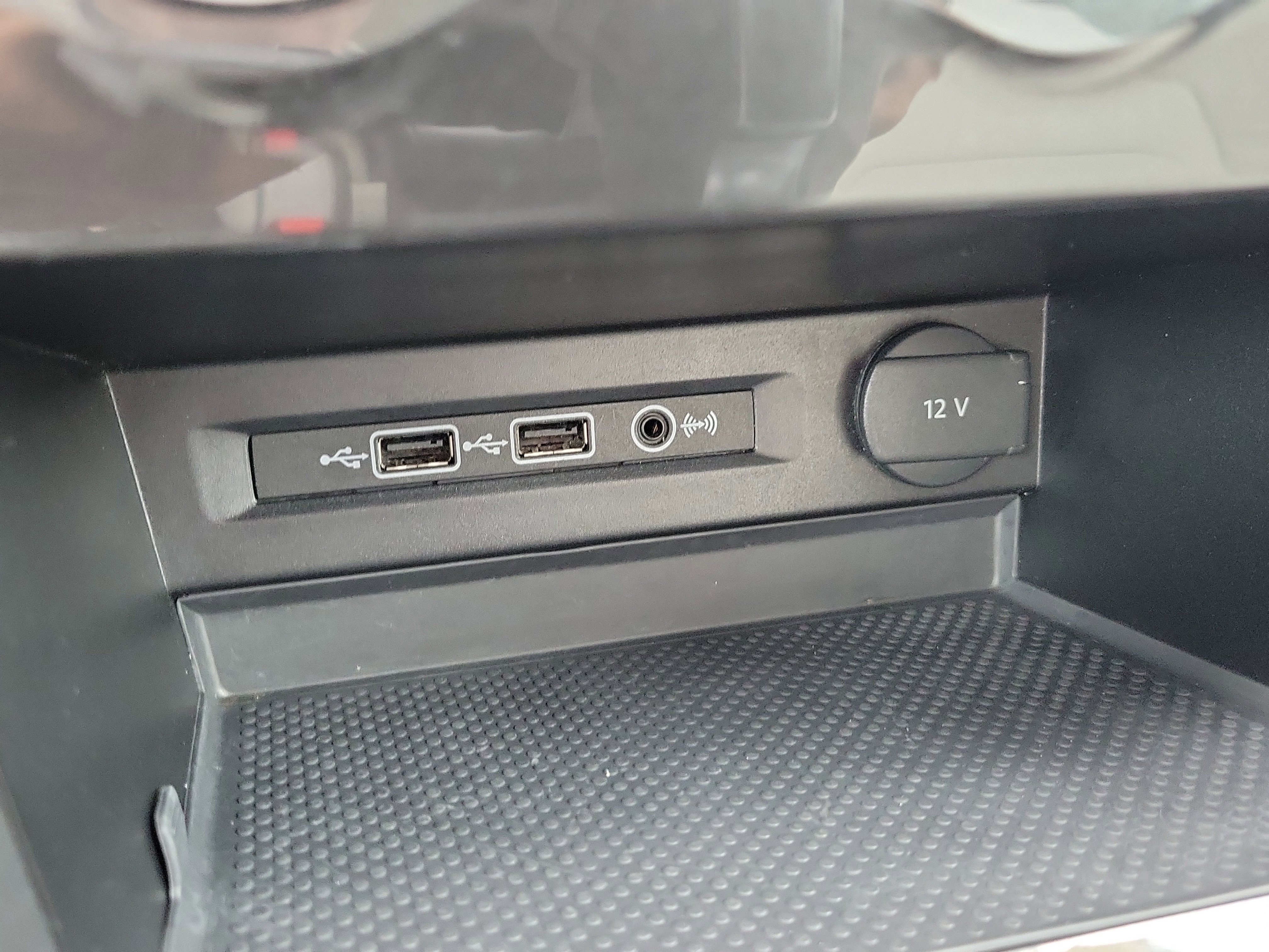 Used 2019 Volkswagen Tiguan SEL Premium image 37