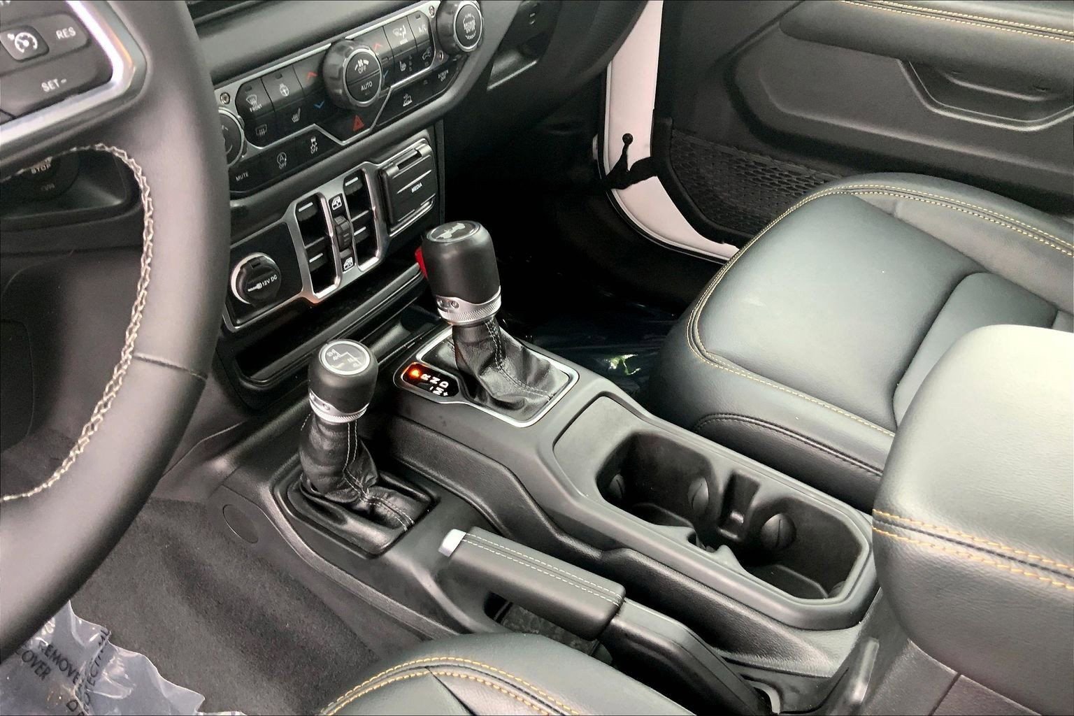 Certified 2025 Jeep Wrangler Sahara image 14