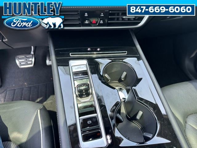 Used 2024 Volkswagen Atlas SEL Premium R-Line image 25