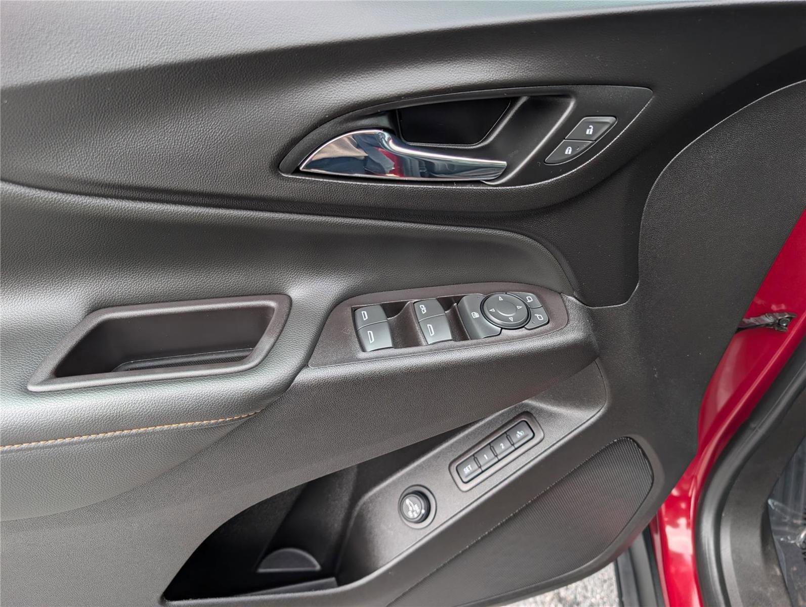 Used 2021 Chevrolet Equinox Premier AWD/4WD image 21