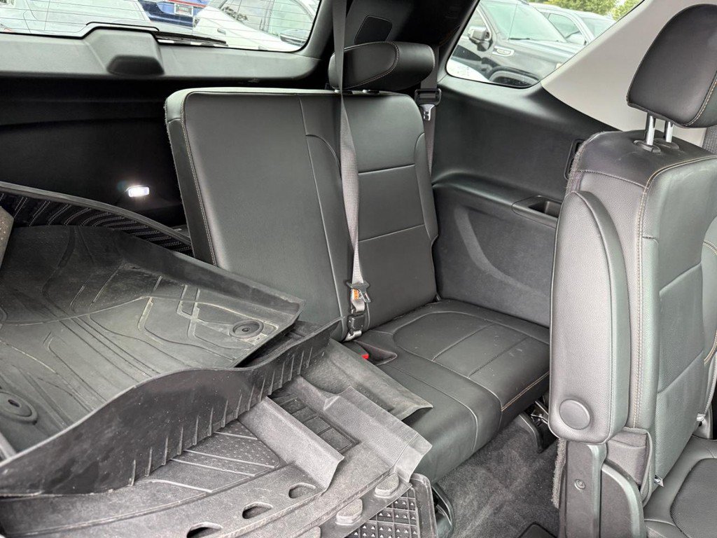 Used 2020 Chevrolet Traverse Premier w/ Redline Edition AWD/4WD image 10
