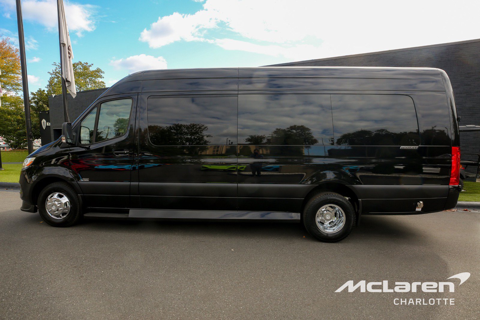 Used 2023 Mercedes-Benz Sprinter 3500 image 2