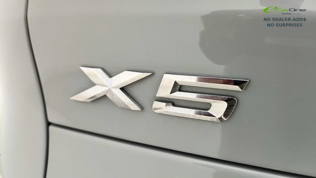 Used 2025 BMW X5 xDrive40i w/ M Sport Package AWD/4WD image 32