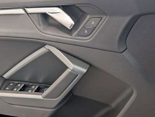 Used 2019 Audi Q3 2.0T Premium Plus image 25