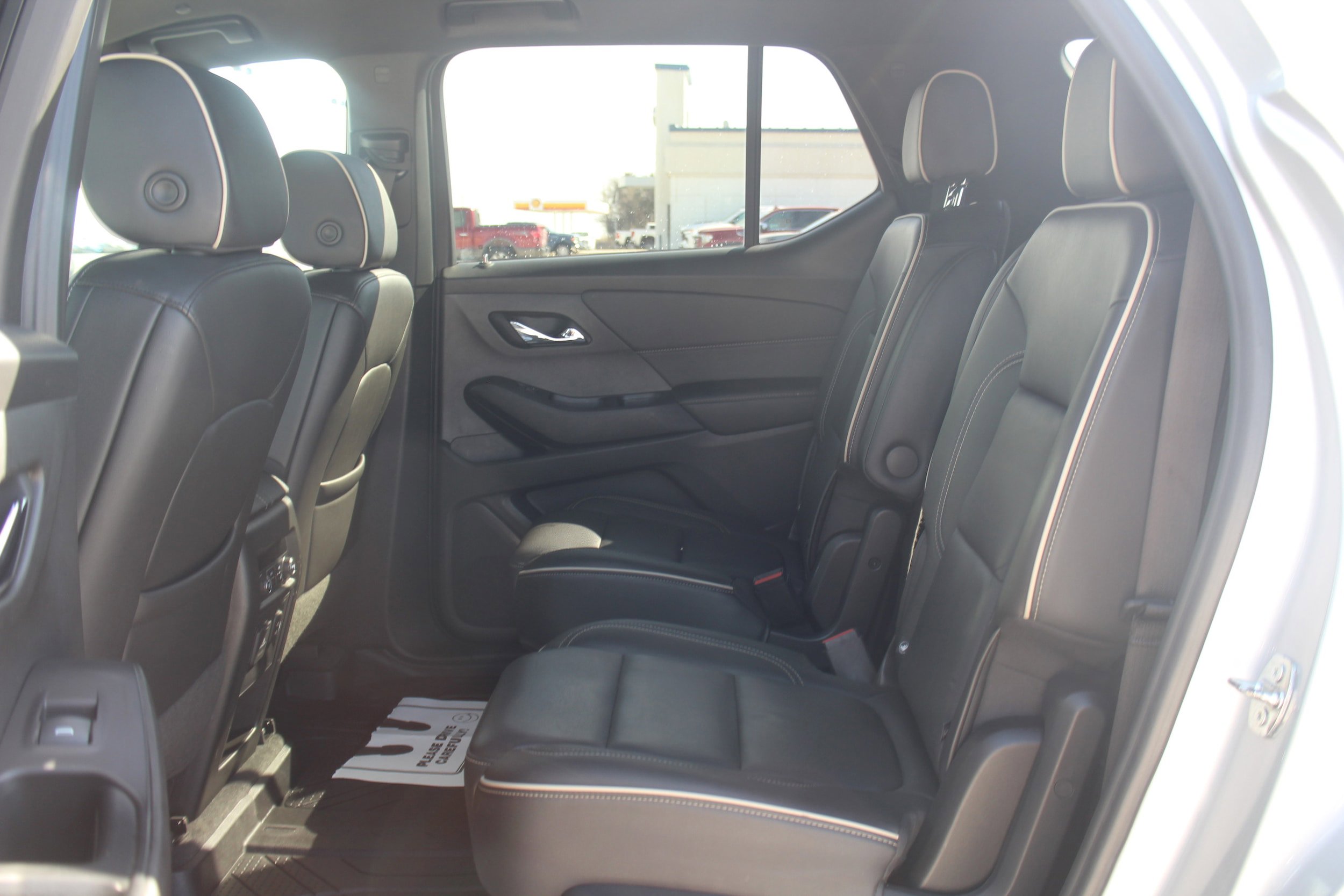 Used 2022 Chevrolet Traverse Premier w/ LPO, Floor Liner Package AWD/4WD image 21