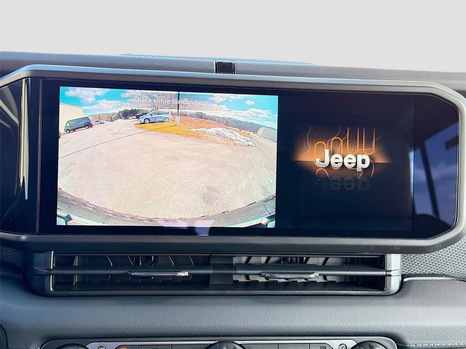 New 2026 Jeep Wrangler Unlimited Rubicon w/ Safety Group image 13