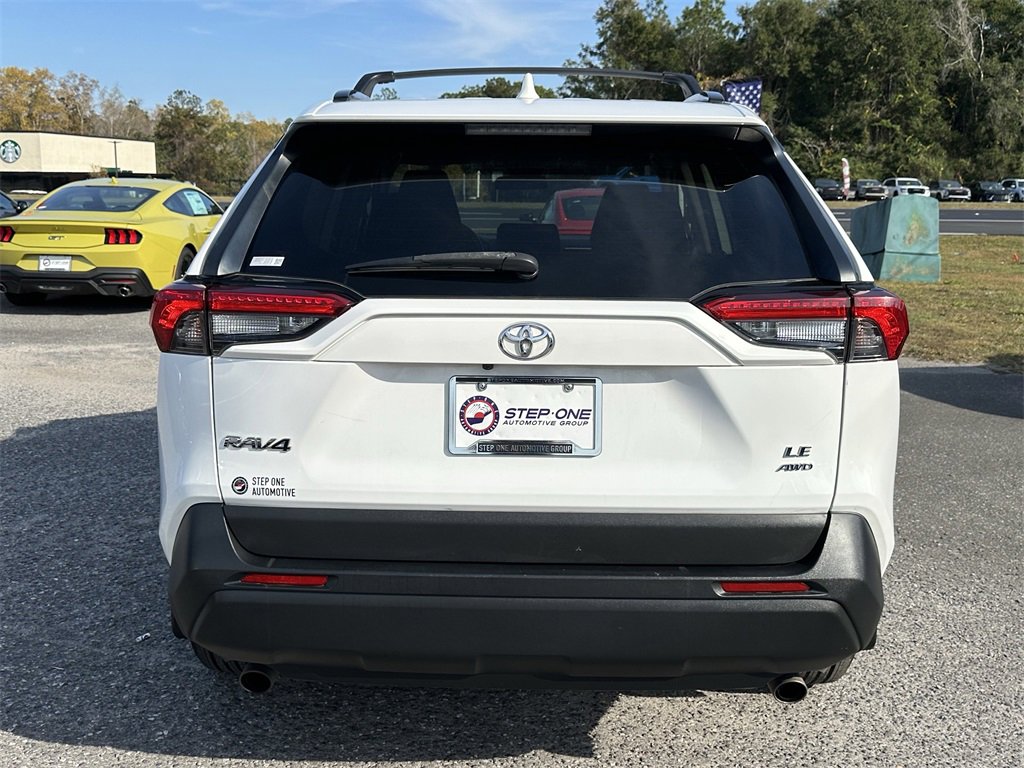 Used 2019 Toyota RAV4 LE image 5
