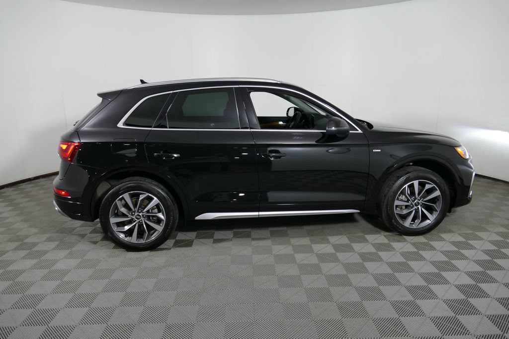 Used 2023 Audi Q5 2.0T Premium Plus w/ Premium Plus Package AWD/4WD image 2