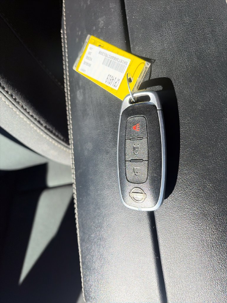 Used 2024 Nissan Rogue S AWD/4WD image 28
