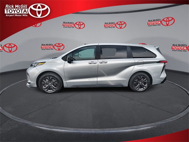 Certified 2025 Toyota Sienna XSE image 5