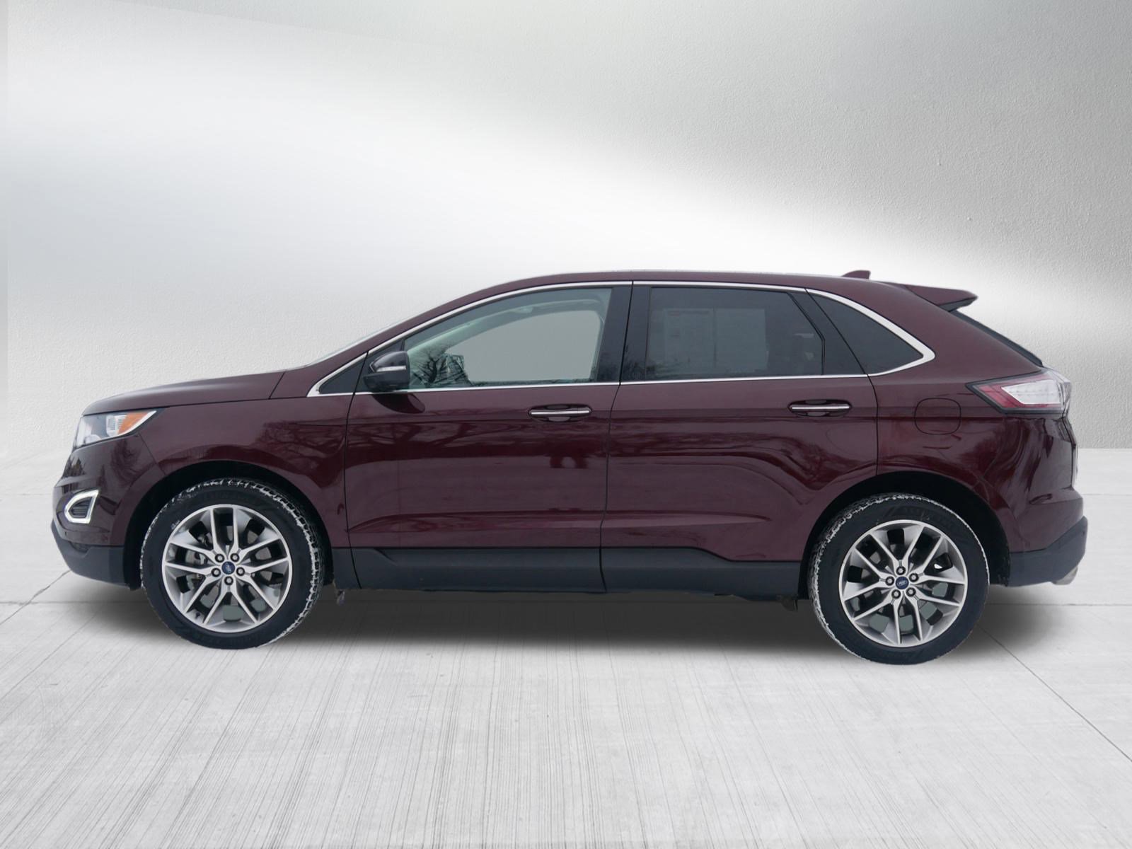 Used 2017 Ford Edge Titanium w/ Equipment Group 302A image 4