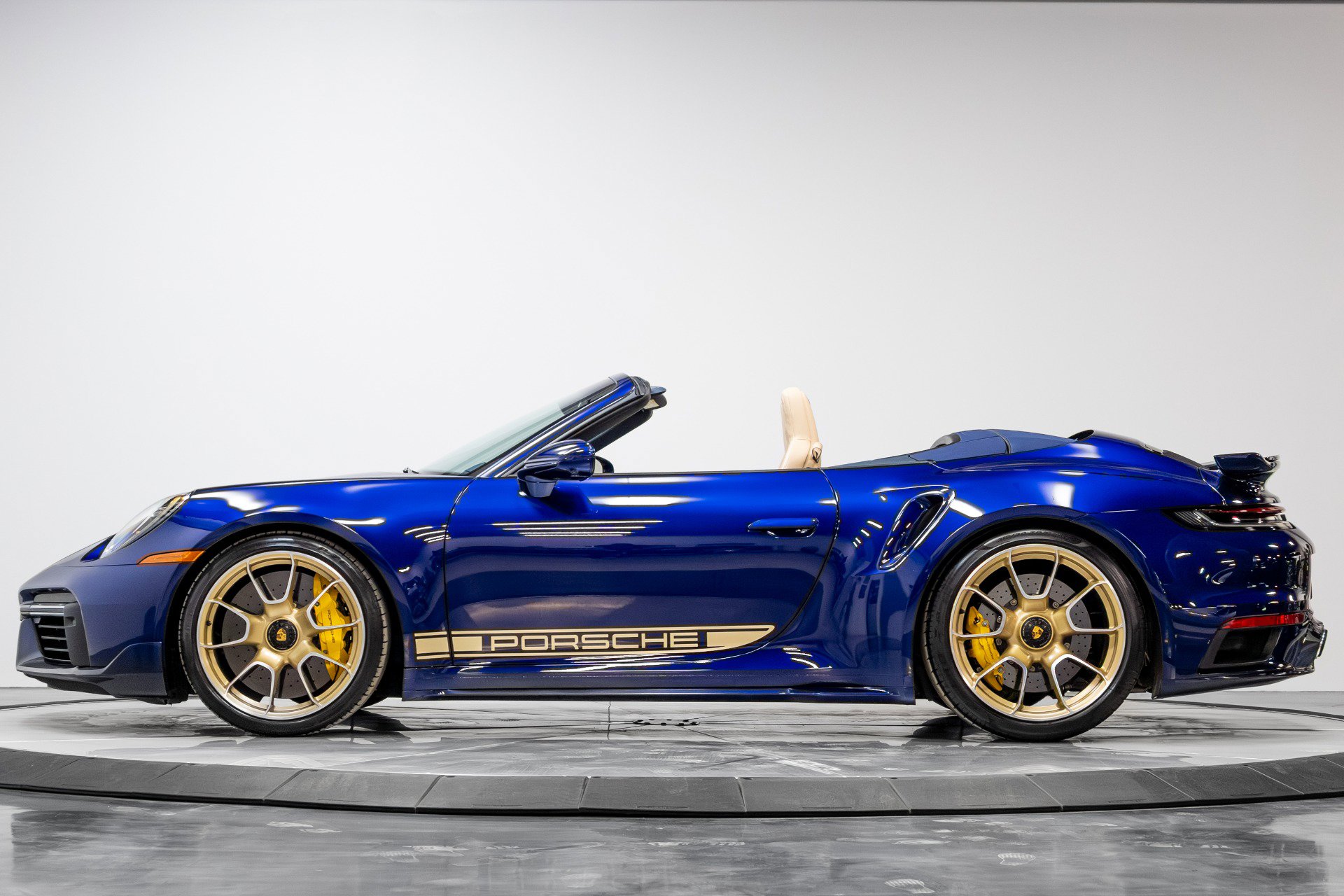Used 2021 Porsche 911 Turbo S image 39