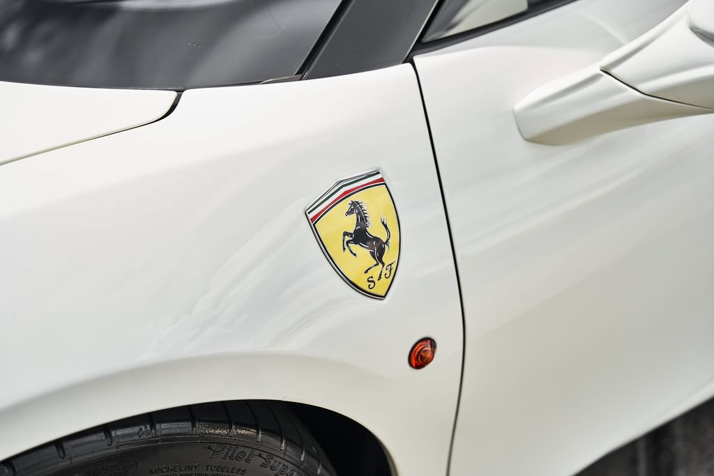 Used 2019 Ferrari 488 Spider RWD image 9