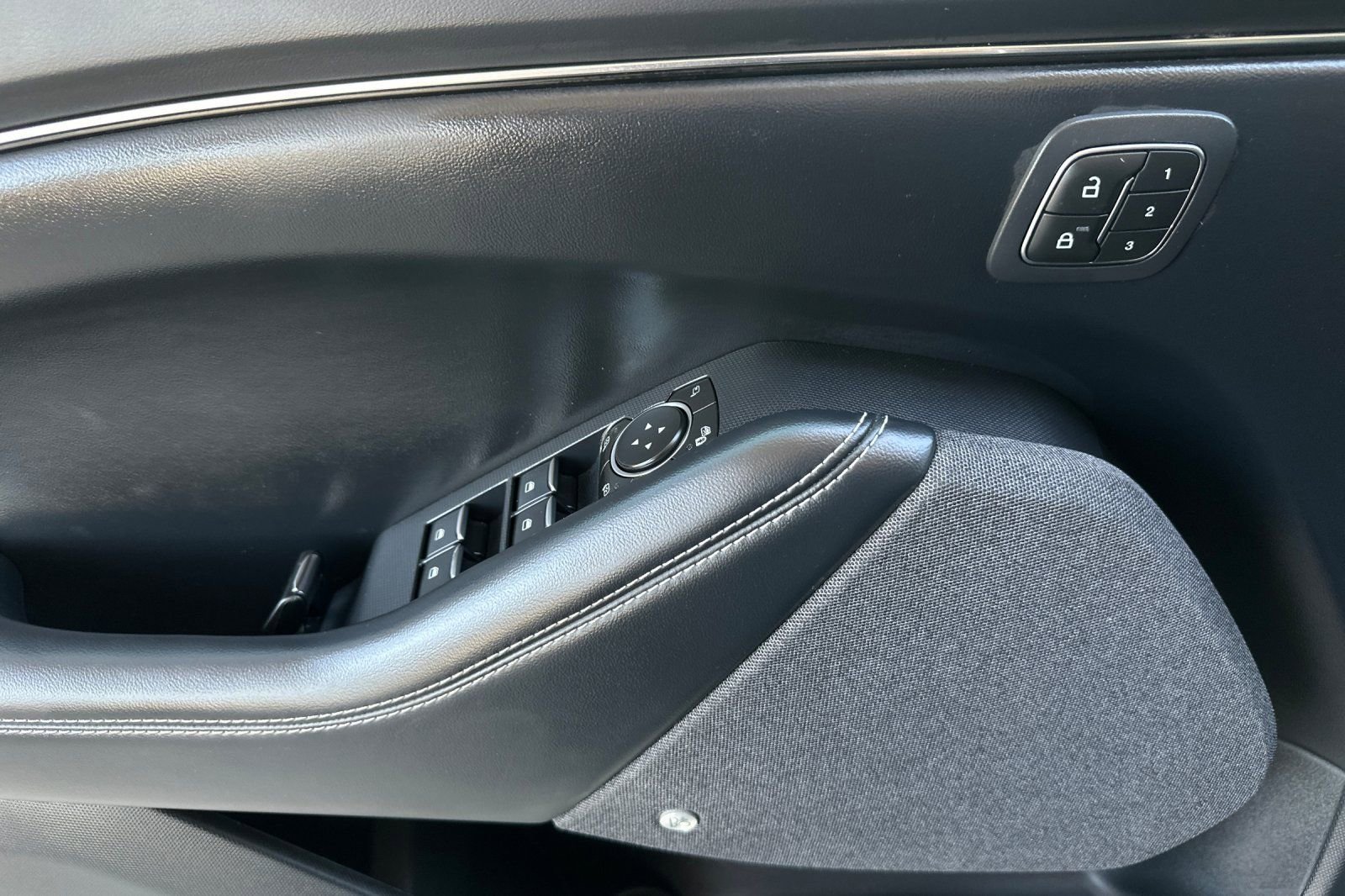 Used 2022 Ford Mustang Mach-E Premium image 11