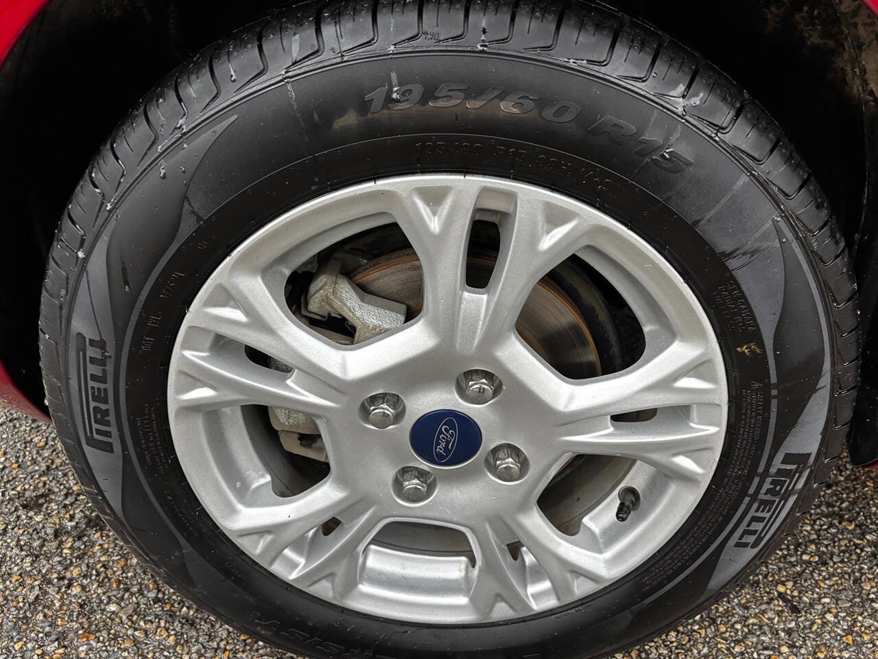 Used 2016 Ford Fiesta SE image 16