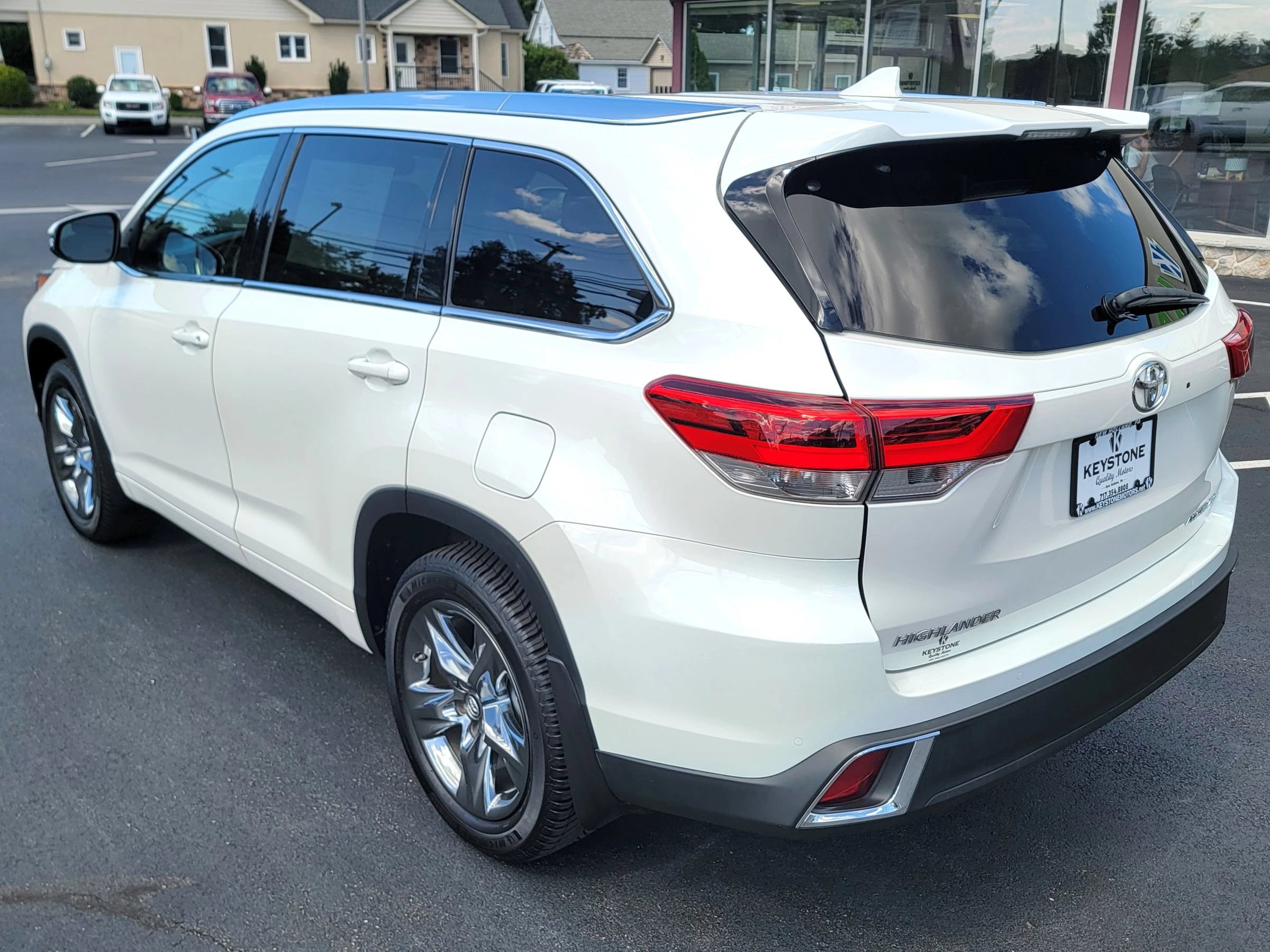 Used 2017 Toyota Highlander AWD V6 image 7