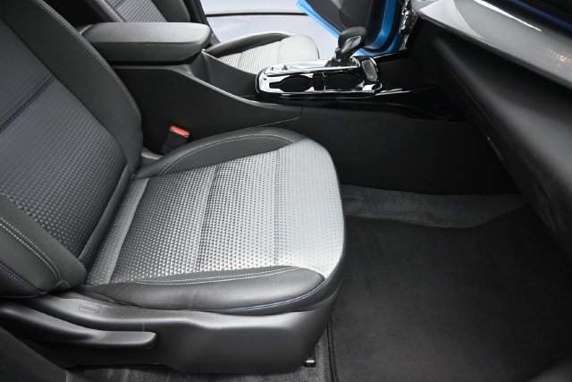 Used 2026 Chevrolet Trax LT w/ LT Convenience Package FWD image 31