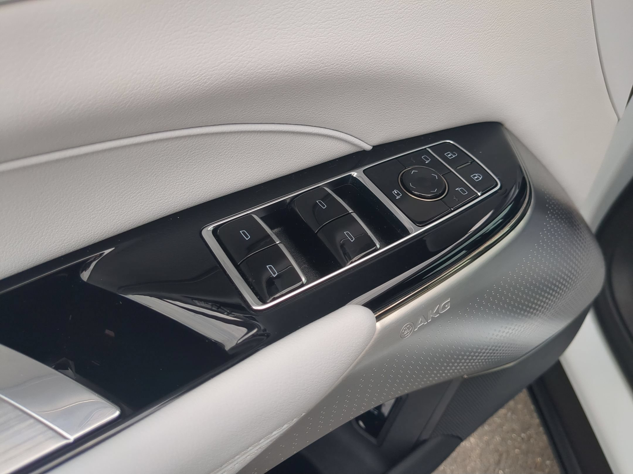 Certified 2024 Cadillac Lyriq Luxury RWD image 22