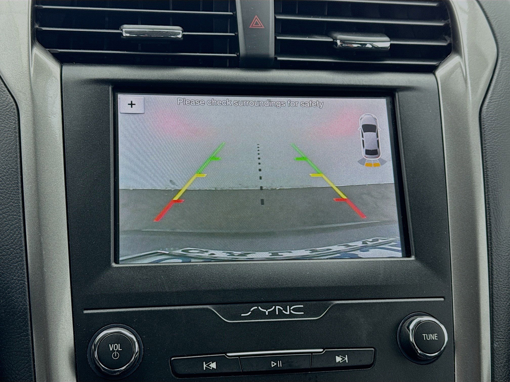 Used 2019 Ford Fusion SE image 10