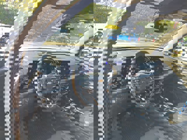 New 2025 Chevrolet Traverse LT w/ LPO, Floor Liner Package image 10