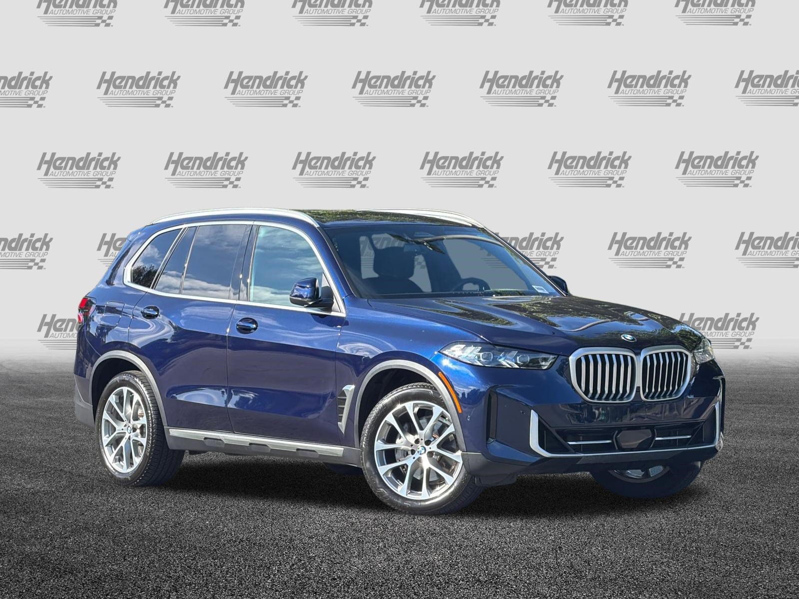 Used 2026 BMW X5 xDrive40i w/ Premium Package AWD/4WD image 2