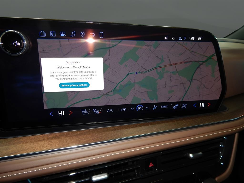 Used 2025 Chevrolet Suburban High Country image 28