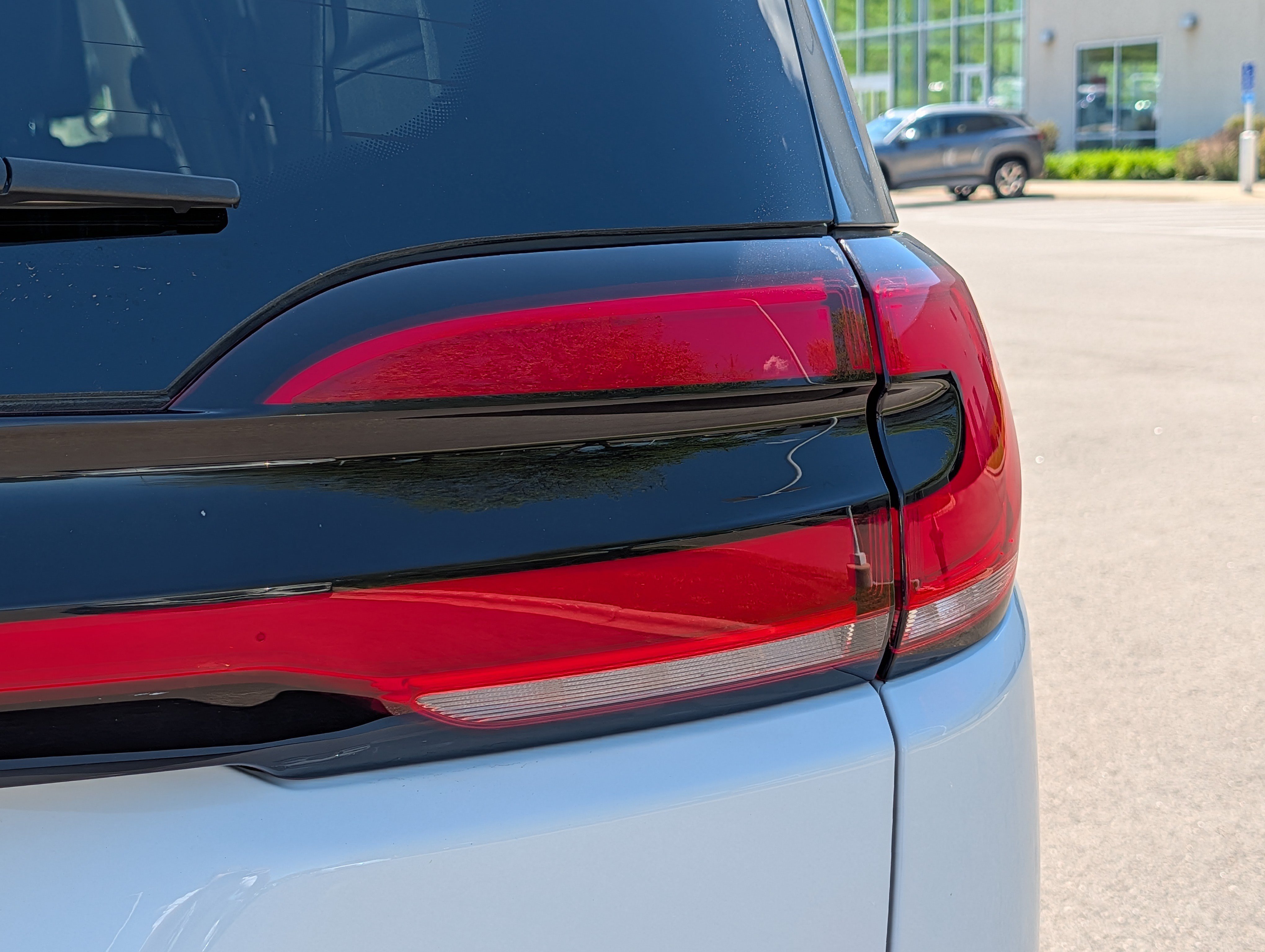 Used 2024 Chrysler Pacifica Touring-L FWD image 17