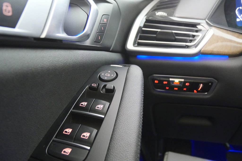 Used 2021 BMW X5 sDrive40i w/ Premium Package image 19