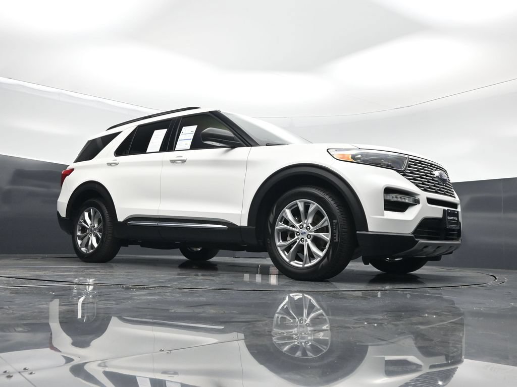 Certified 2021 Ford Explorer XLT w/ Equipment Group 202A RWD image 3