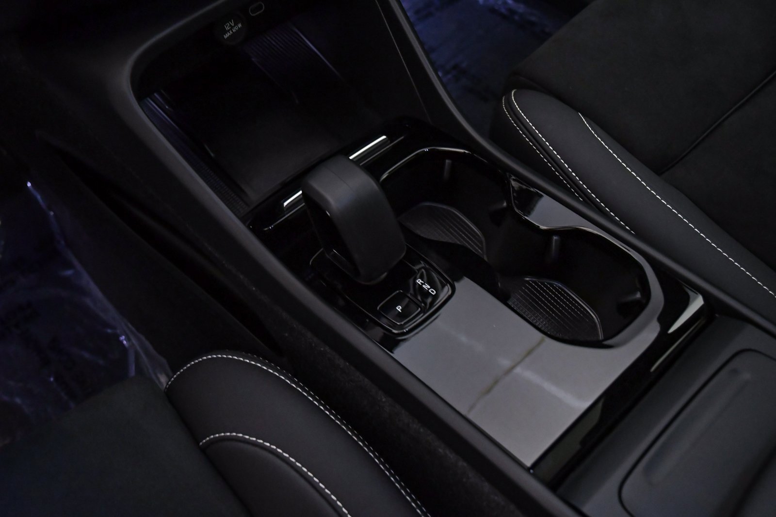 Certified 2023 Volvo C40 P8 Recharge Plus image 23