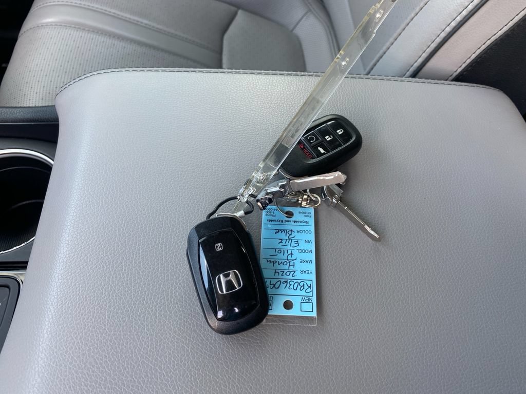 Used 2024 Honda Pilot Elite image 33