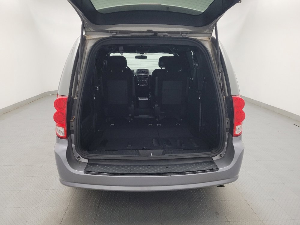 Used 2016 Dodge Grand Caravan SE FWD image 29