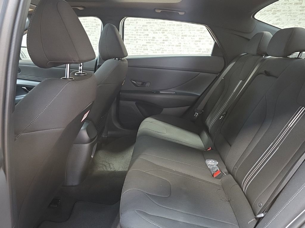 New 2026 Hyundai Elantra SEL Sport FWD image 12