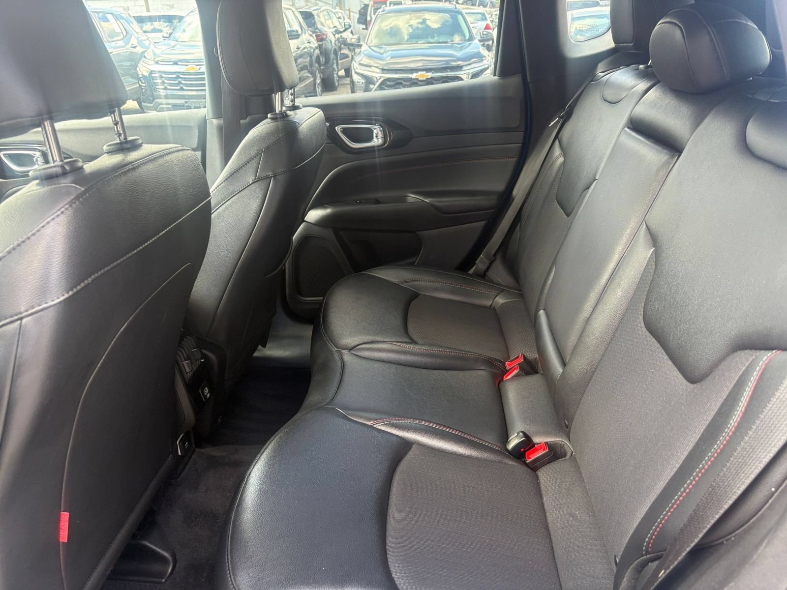 Used 2025 Jeep Compass Trailhawk AWD/4WD image 20