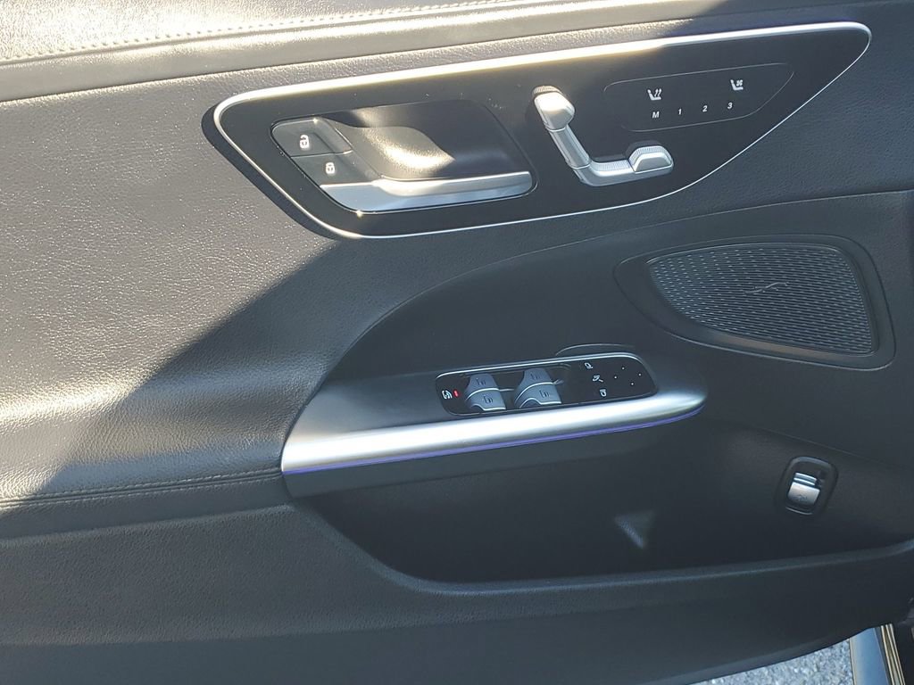 Used 2022 Mercedes-Benz C 300 Sedan w/ Pinnacle Trim Package image 43