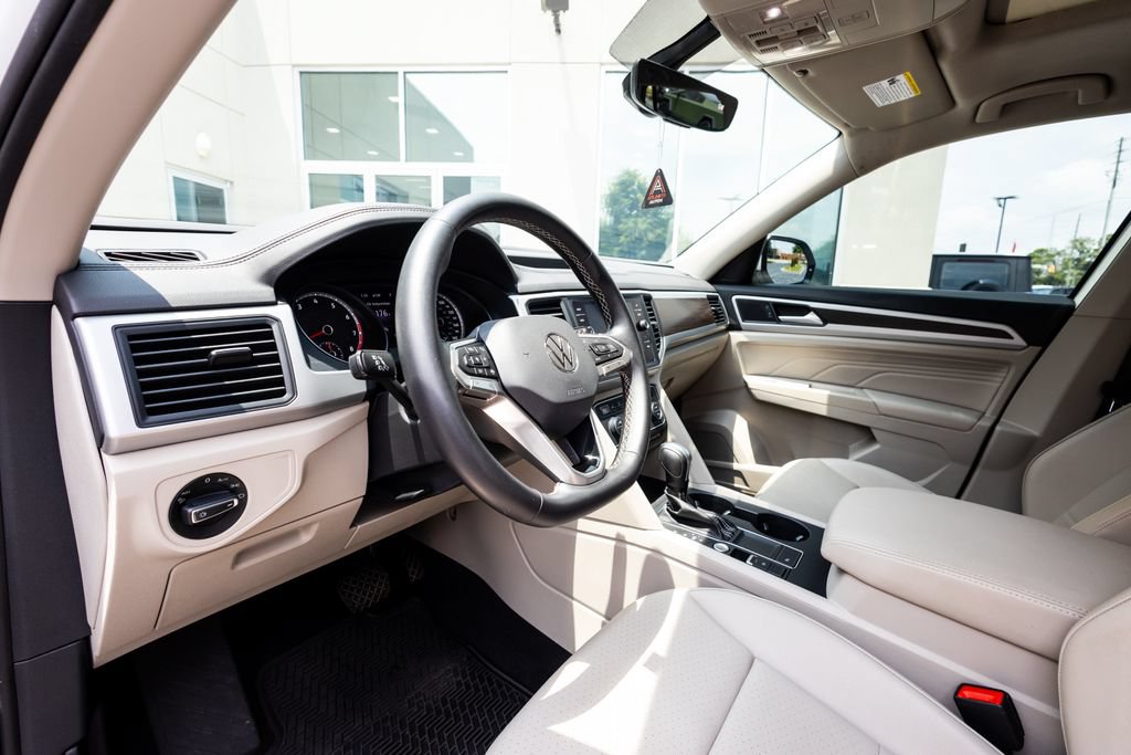 Used 2021 Volkswagen Atlas SE w/ Panoramic Sunroof Package FWD image 22
