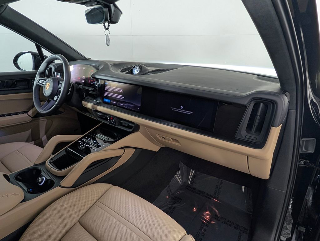 Certified 2026 Porsche Cayenne GTS AWD/4WD image 19