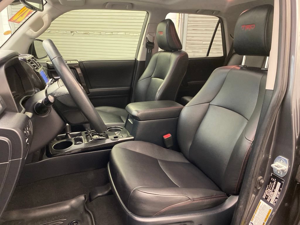 Used 2020 Toyota 4Runner Venture w/ Moonroof Package AWD/4WD image 20