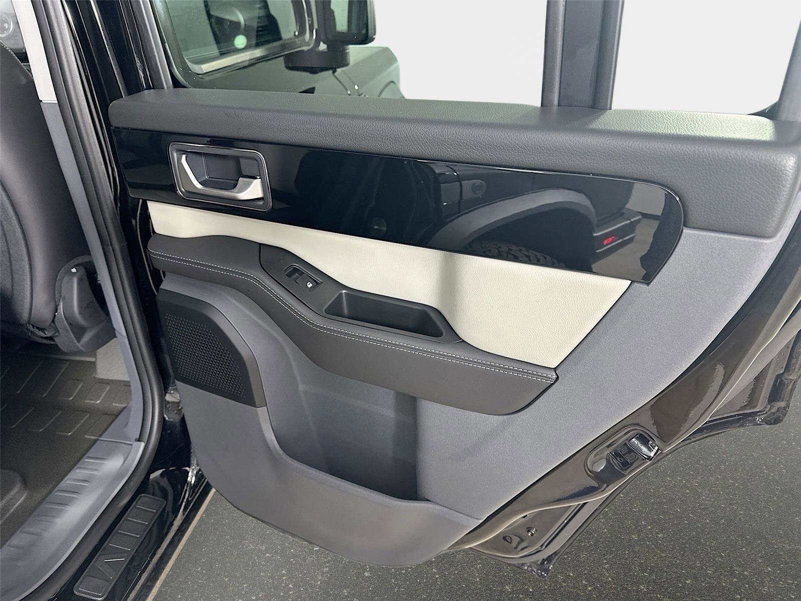 New 2025 INEOS Grenadier Fieldmaster Edition image 46