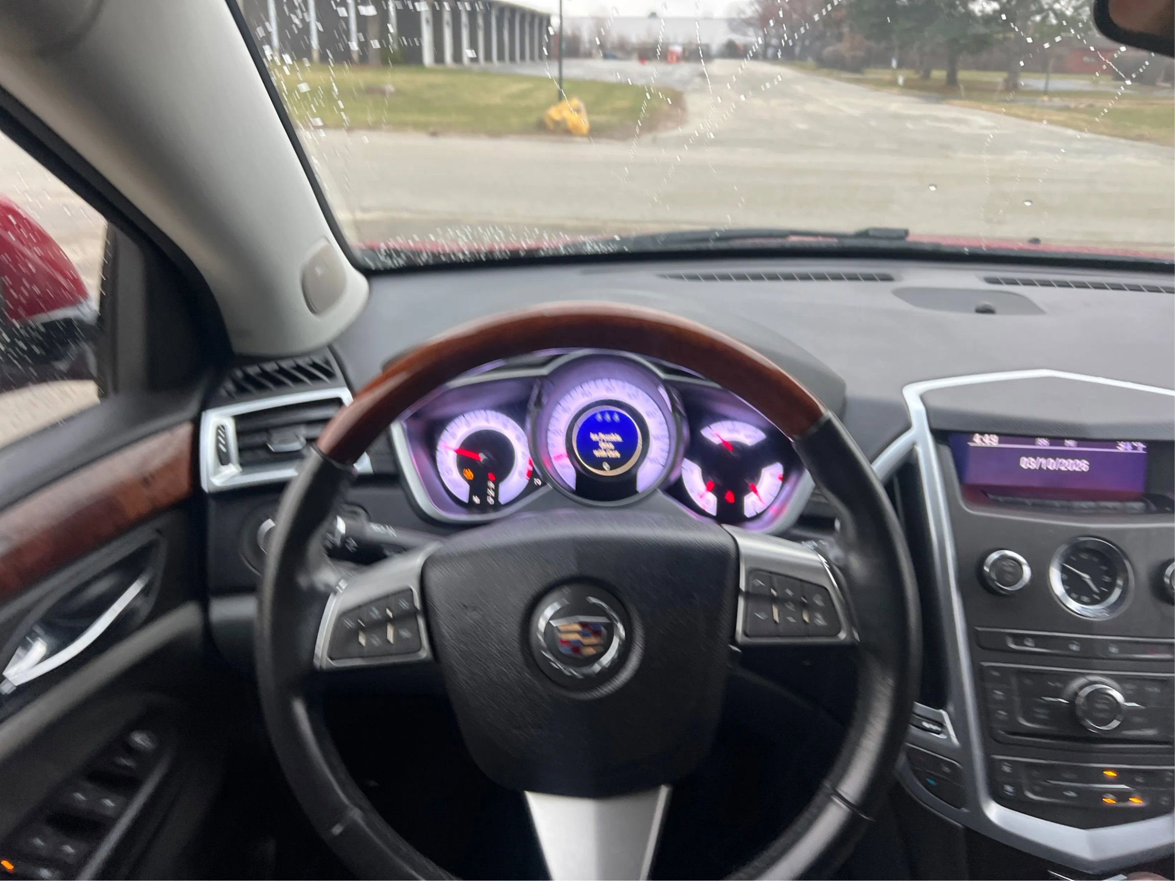 Used 2010 Cadillac SRX Luxury image 19