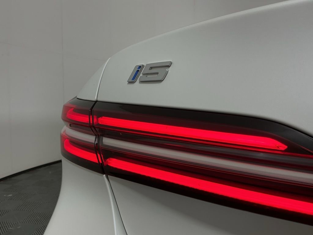 Certified 2024 BMW i5 eDrive40i w/ Premium Package image 7