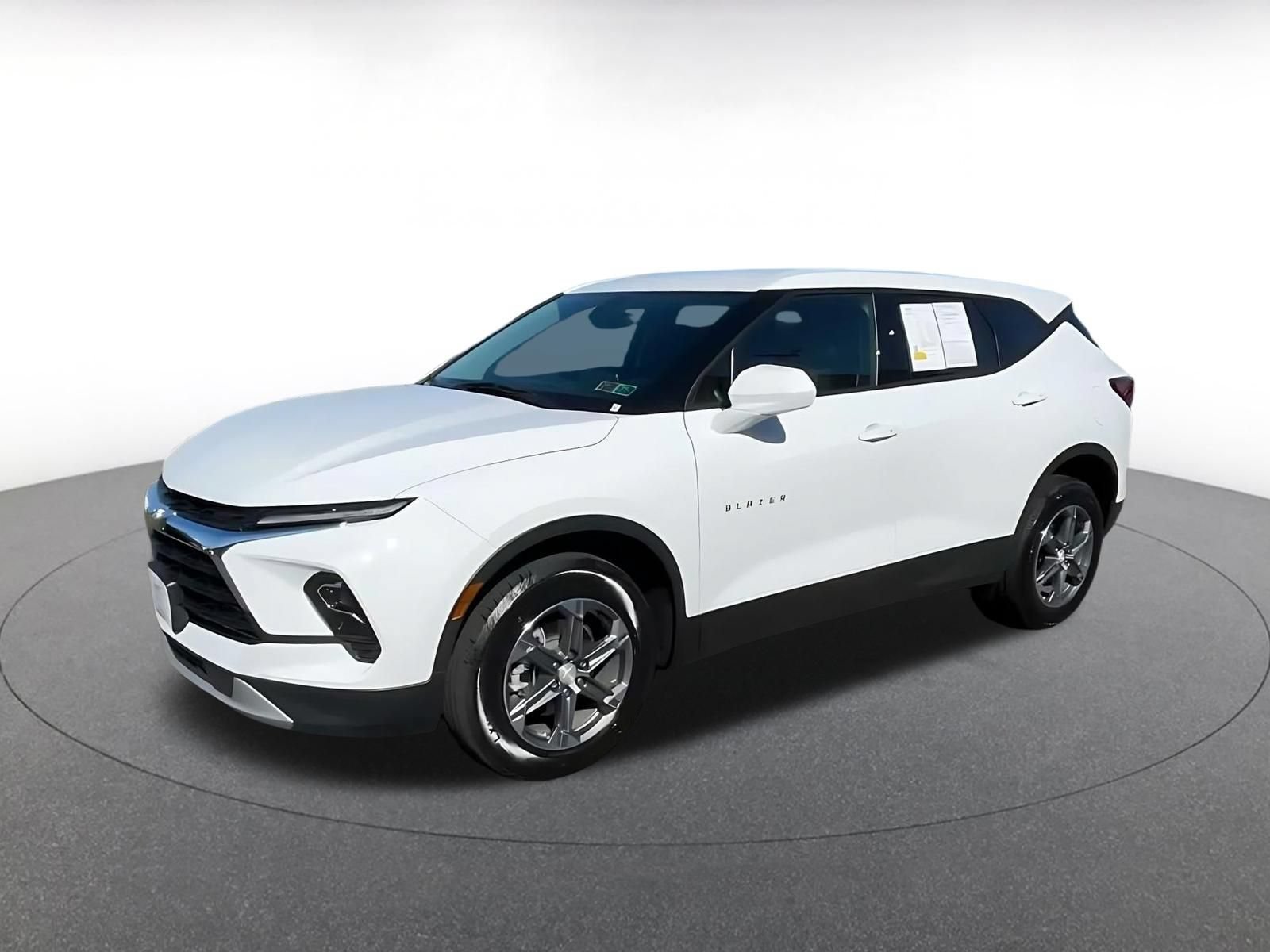Used 2025 Chevrolet Blazer LT FWD image 7