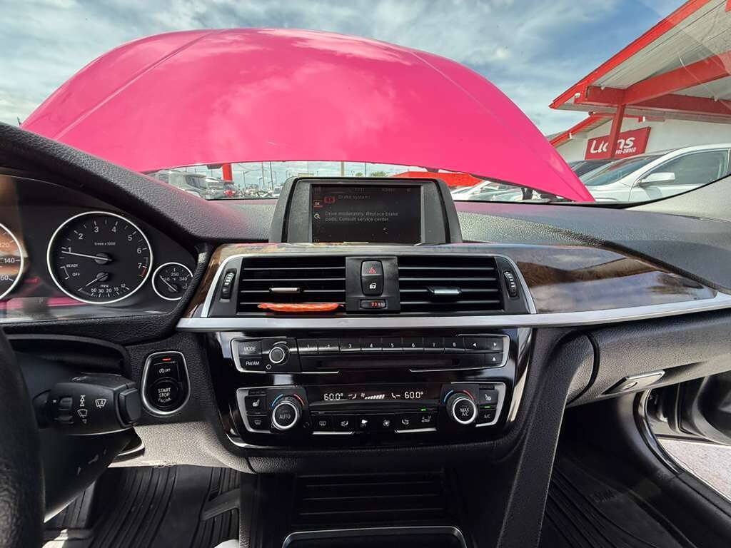 Used 2016 BMW 320i xDrive Sedan AWD/4WD image 18