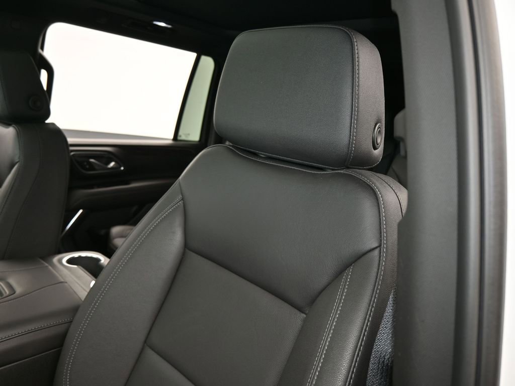 Used 2024 Chevrolet Suburban Z71 image 17