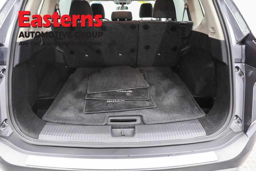 Used 2022 Nissan Rogue SV image 9